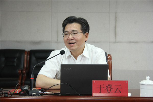 关注探月工程 做新时代追梦人——我校举办《中国探月工程成就与展望》专题讲座