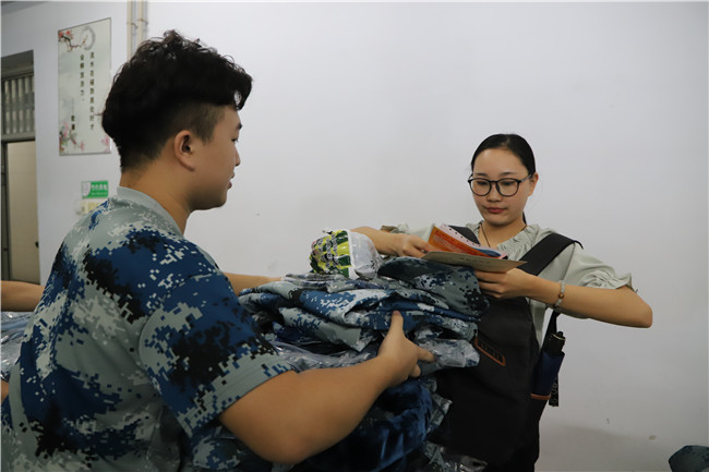 初秋的小欢喜  萌新的新生活 我校喜迎2019级新生