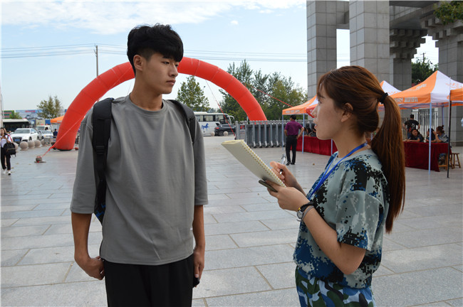 初秋的小欢喜  萌新的新生活 我校喜迎2019级新生