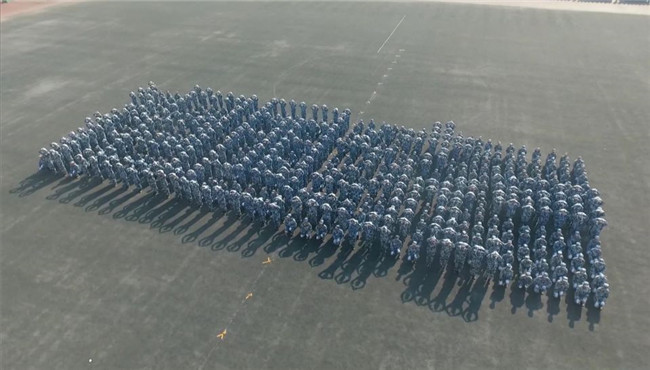 我校举行2019级新生军训结营式暨开学典礼