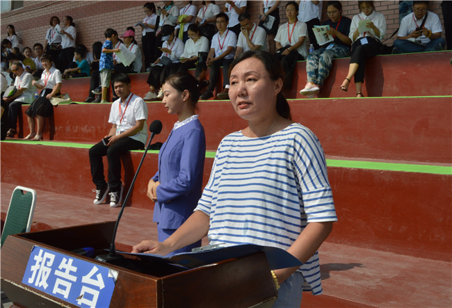 我校举行2019级新生军训结营式暨开学典礼