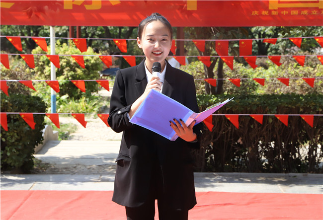 我校举办“我爱你中国”巡回演讲