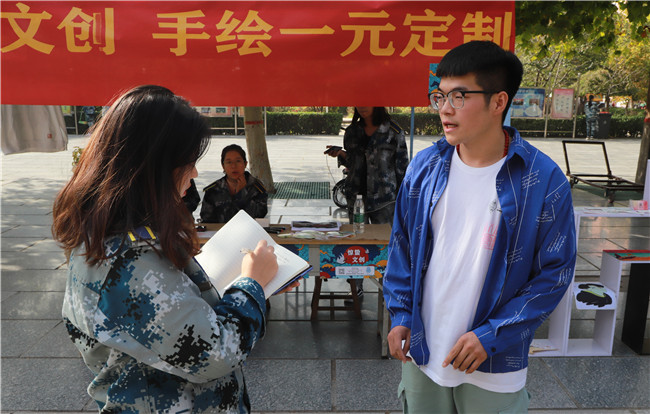 致力创业 鼓励成长——我校成功举办创新创业大赛作品展览