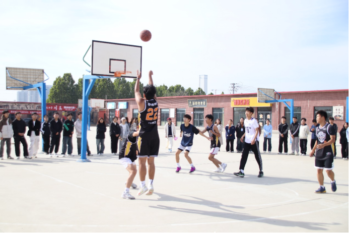 保定理工学院管理学院“夕阳渐沉洒热汗,少年不疲逐青春”篮球比赛圆满结束