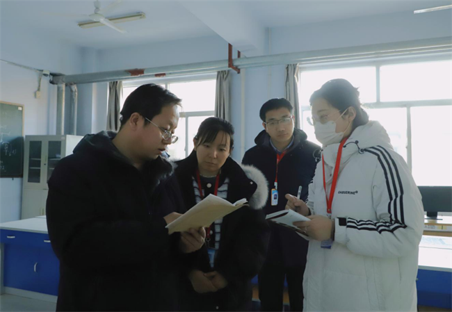 严检校园设施  筑牢安全防线--保定理工学院组织开展安全大检查