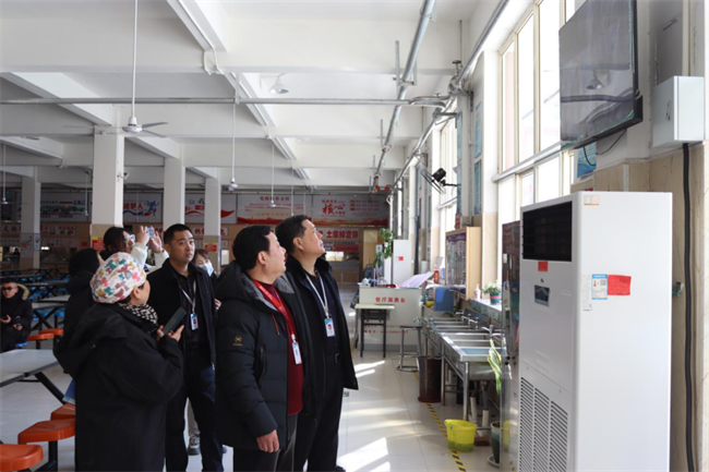 严检校园设施  筑牢安全防线--保定理工学院组织开展安全大检查