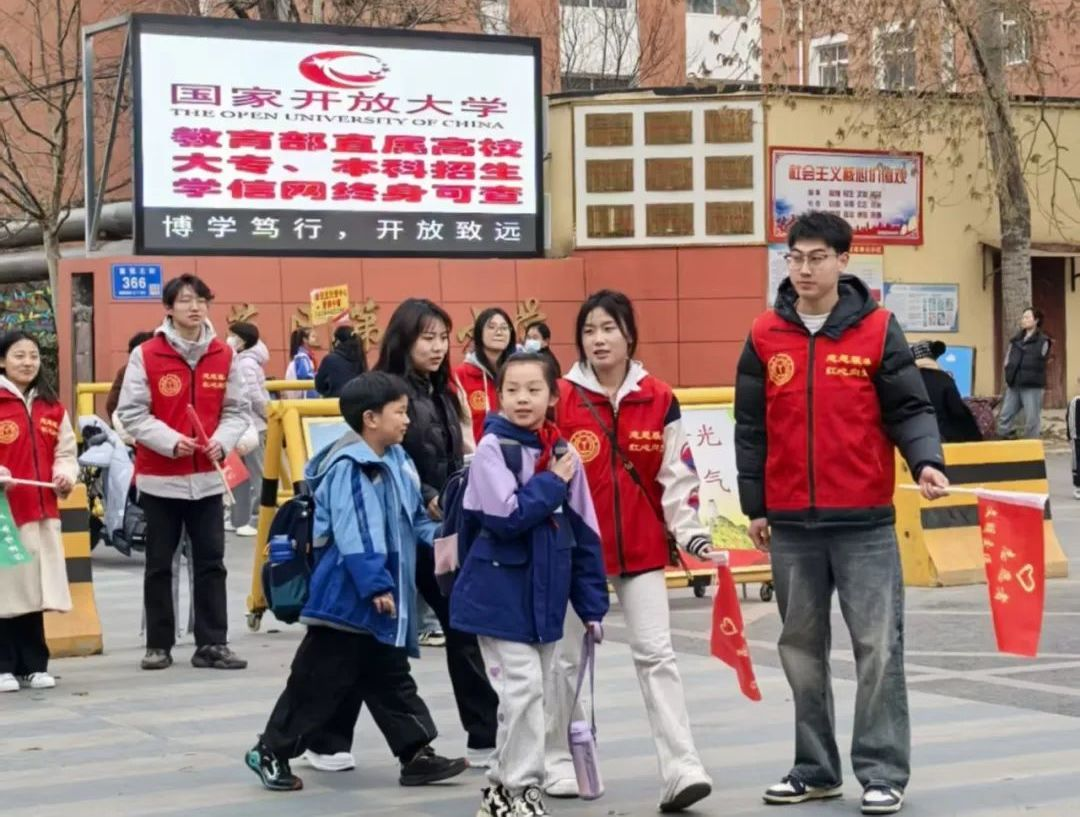 学习雷锋精神，践行教育使命——教育学院雷锋月志愿服务活动