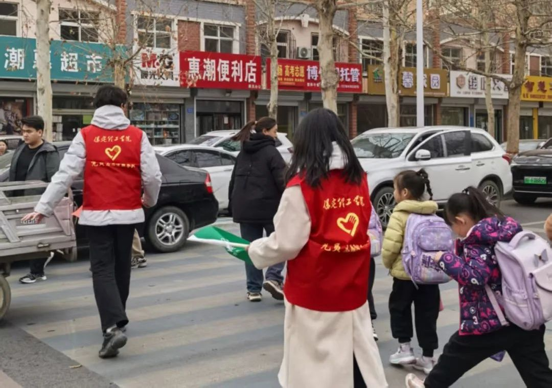 学习雷锋精神，践行教育使命——教育学院雷锋月志愿服务活动