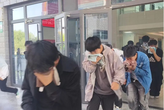 筑牢校园防火墙，让安全成为一种习惯——保定理工学院会计学院消防演练