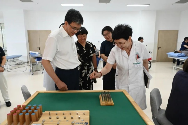 深化校企合作，共育康养人才——保定理工学院与东篱养老集团实习基地携手共筑康复医学实践新桥梁