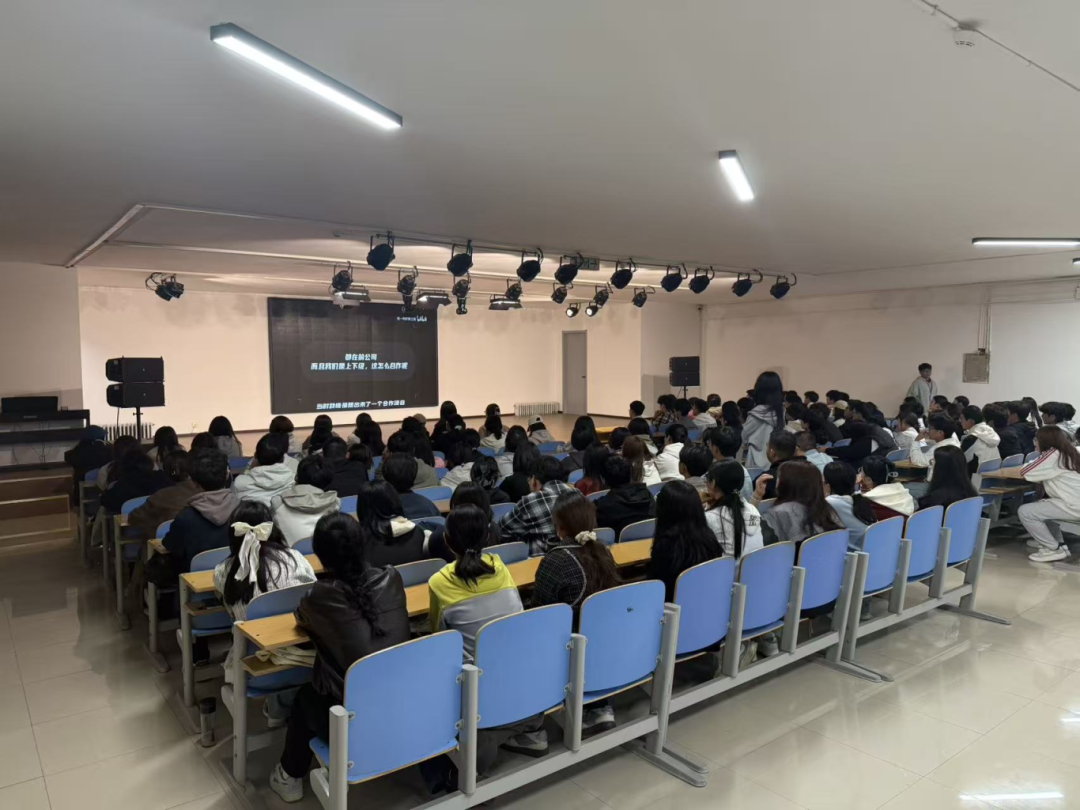 青春校园|保定理工学院大学生创新创业联合会创新创业培训会第十五课圆满结束