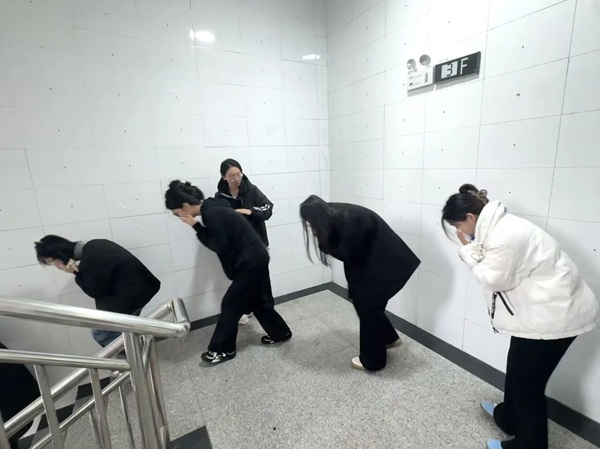 安全教育|保定理工学院|管理学院|强消防意识，护校园平安——2025级新生消防应急演练圆满落幕