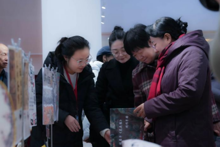 “共筑非遗梦，携手创未来”——保定理工学院2025年非物质文化遗产传承与发展共同体成立大会圆满召开