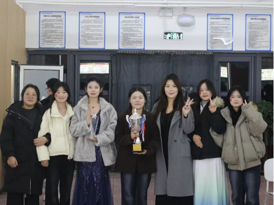 青春逐光踏歌行，红心向党颂华章——会计学院“一二·九”大合唱比赛荣膺二等奖