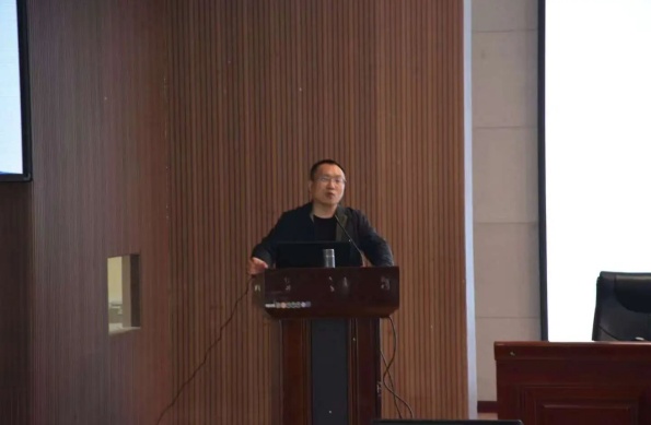 “职点迷津，艺路同行”——保定理工学院艺术学院就业指导讲座赋能成长