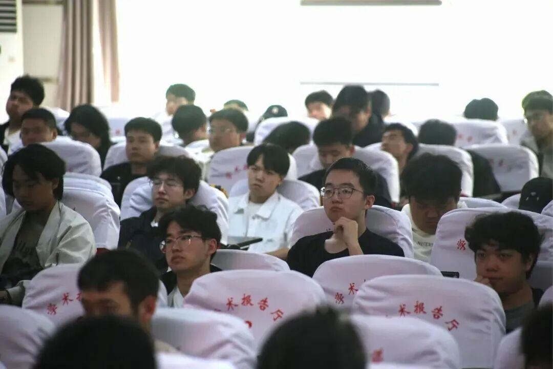 大咖进校园 职场开讲啦｜保定人社局专场宣讲助力保理学子高质量就业