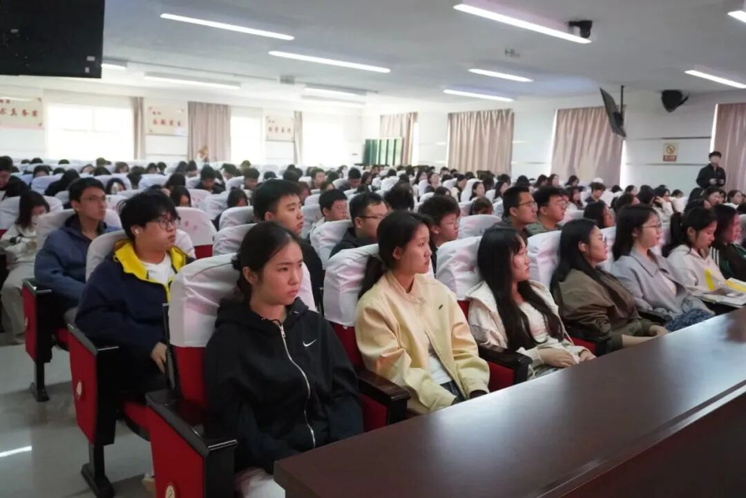 保定理工学院特邀专家开讲 链接会计行业前沿 明确学子成才路径