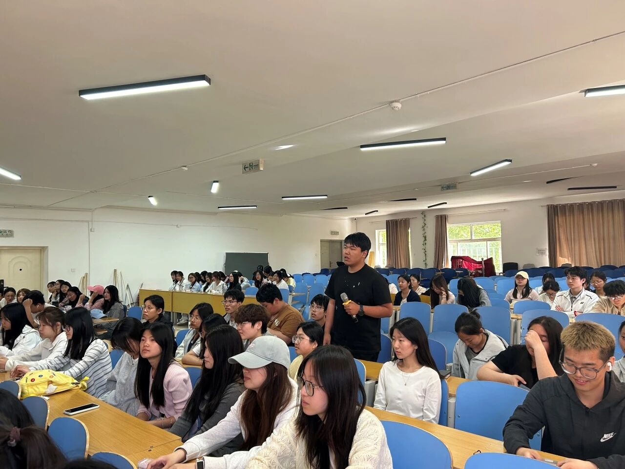 聚力育人传经验 赋能青春创未来——保定理工学院举办创业实战专题讲座