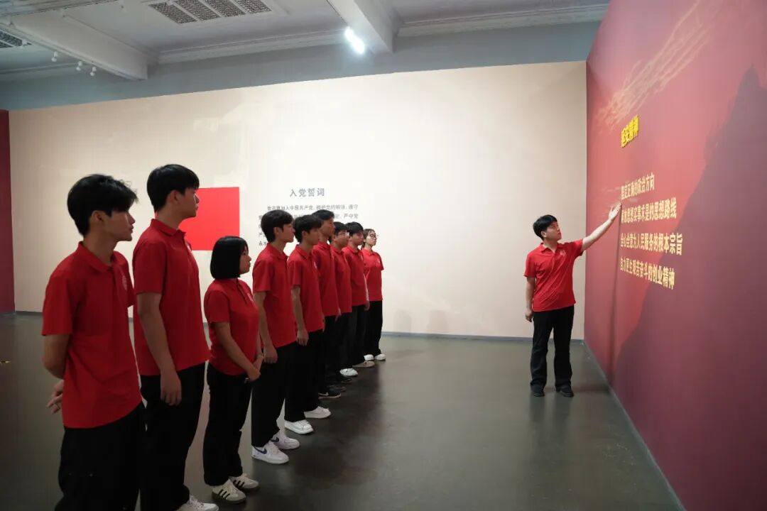 深耕行走的大思政课!保定理工学子踏迹太行笃行赶考初心