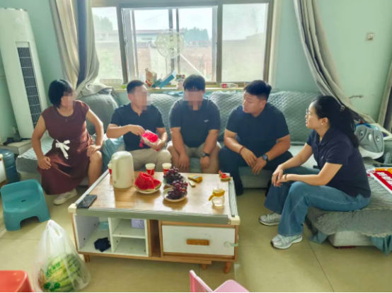 入户走访传温情 家校同心伴成长 ——保定理工学院会计学院开展暑期家访专项行动