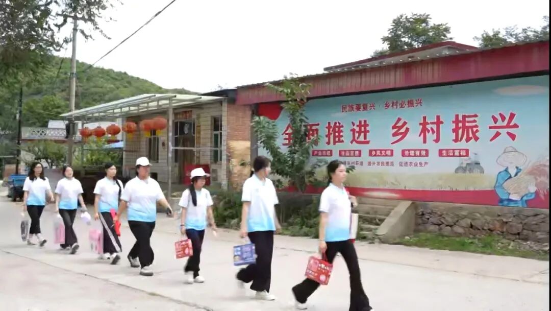 【行走燕赵体验省情·推普助农点亮乡音】行走的大思政课:这群青年在狼牙山开启乡村推普行动!