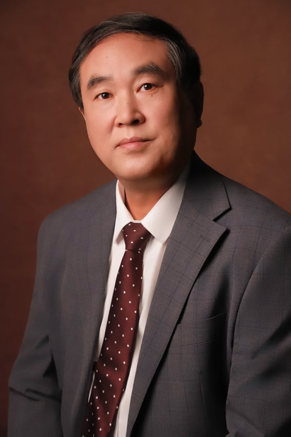 名师风采———何永贵