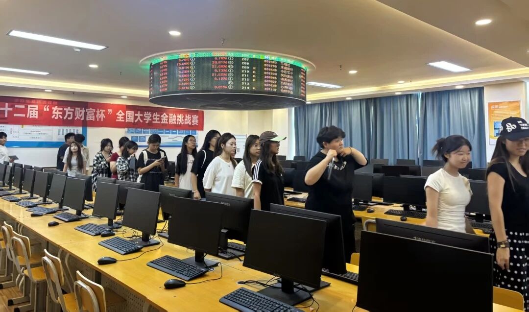 探秘科研殿堂 启迪求学初心｜保定理工学院组织新生开展跨学院实验室研学活动